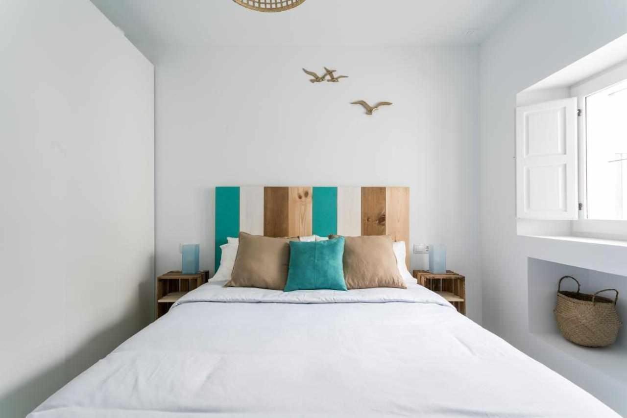 Fantastico Atico En El Casco Antiguo En A La Pla Apartment Cadiz Luaran gambar