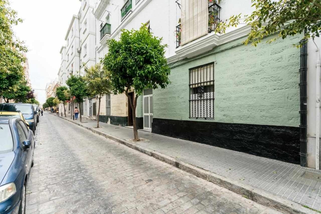 Fantastico Atico En El Casco Antiguo En A La Pla Apartment Cadiz Luaran gambar